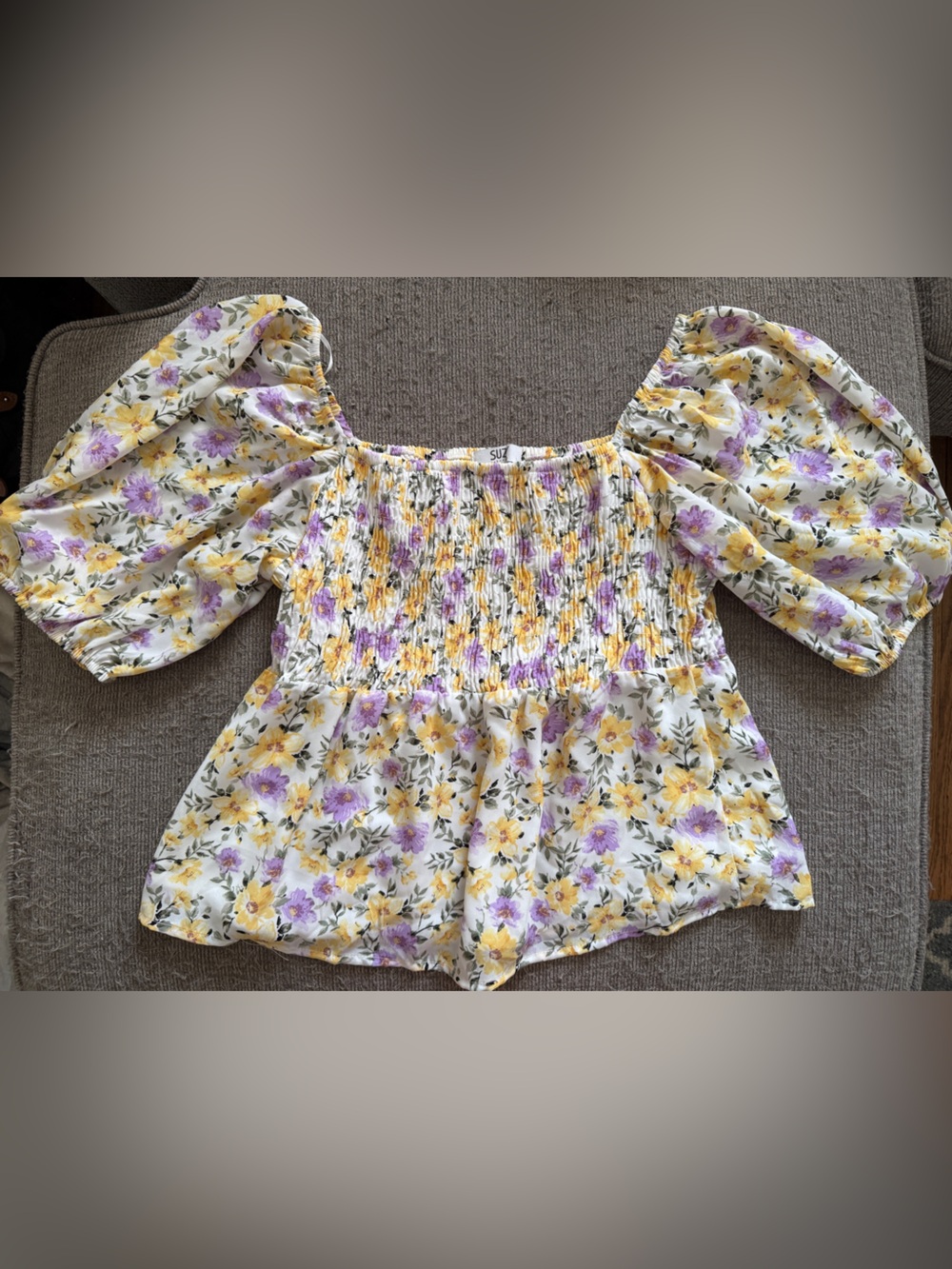 Suzy Shier Yellow & Lavender Floral Smocked Puff-Sleeve Top
